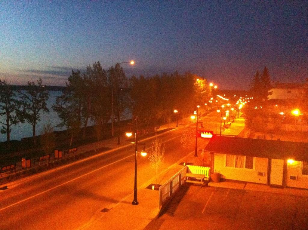 Raccoon Lodge Motel Sylvan Lake Exterior foto