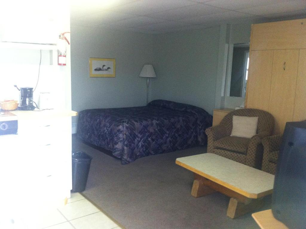 Raccoon Lodge Motel Sylvan Lake Habitación foto