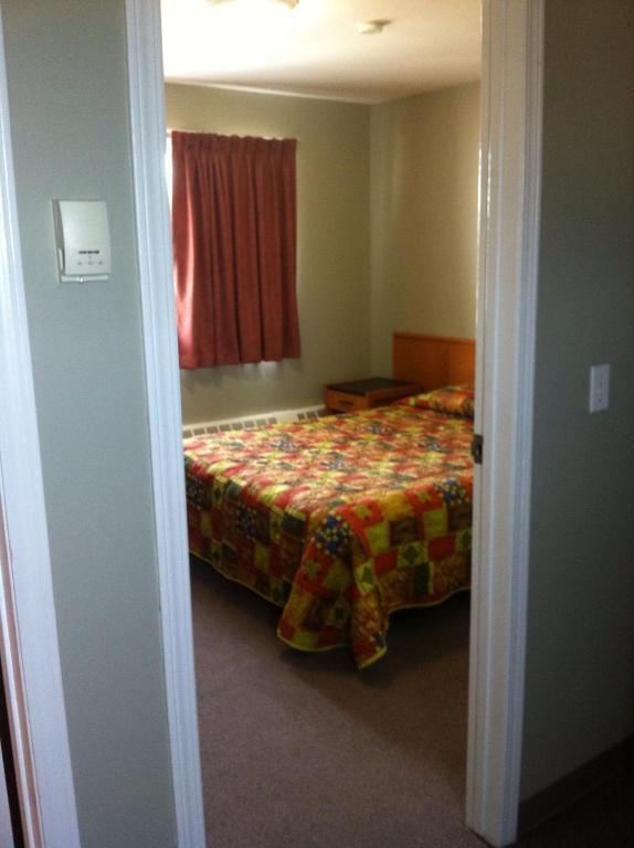 Raccoon Lodge Motel Sylvan Lake Habitación foto