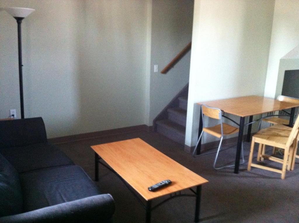 Raccoon Lodge Motel Sylvan Lake Habitación foto